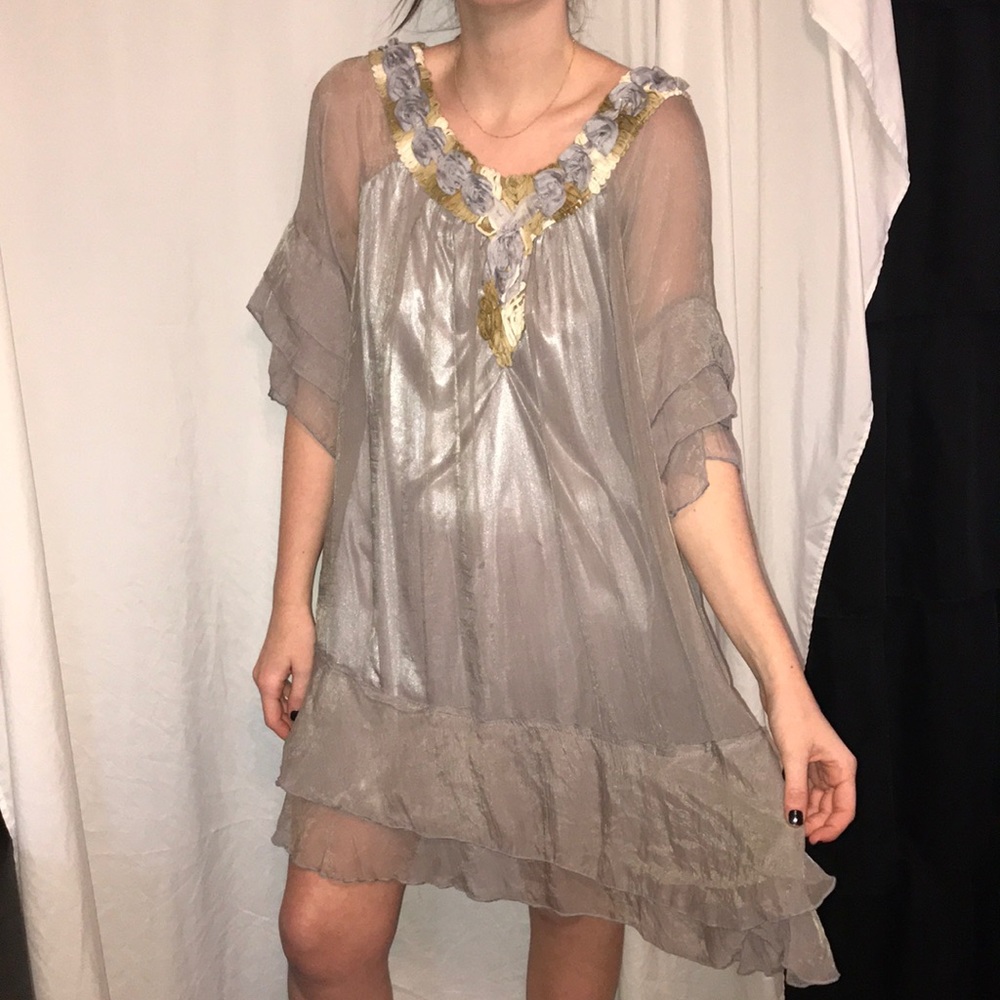 Grey ruffles sleeve dress